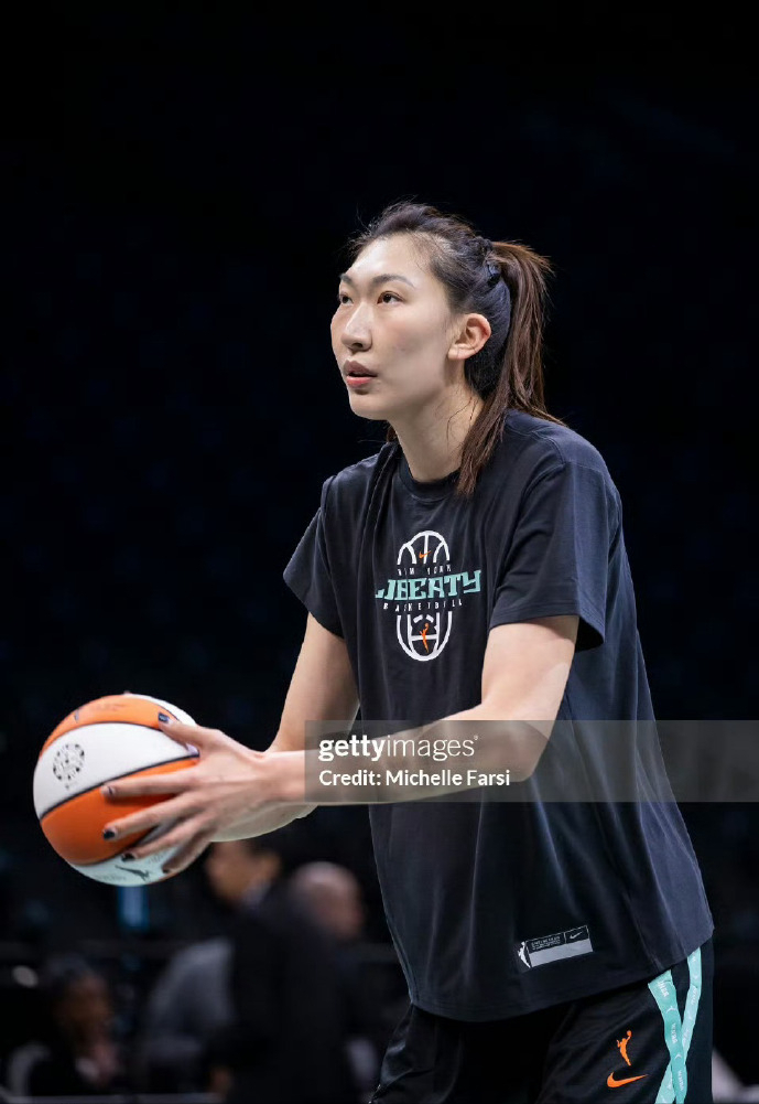 球速体育直播-时隔三年重返WNBA！韩旭首秀斩全场最高20分，难阻自由人季前赛落败|纽约自由人|纽约|印第安纳狂热|印第安纳|北京女篮_新浪体育_新浪新闻